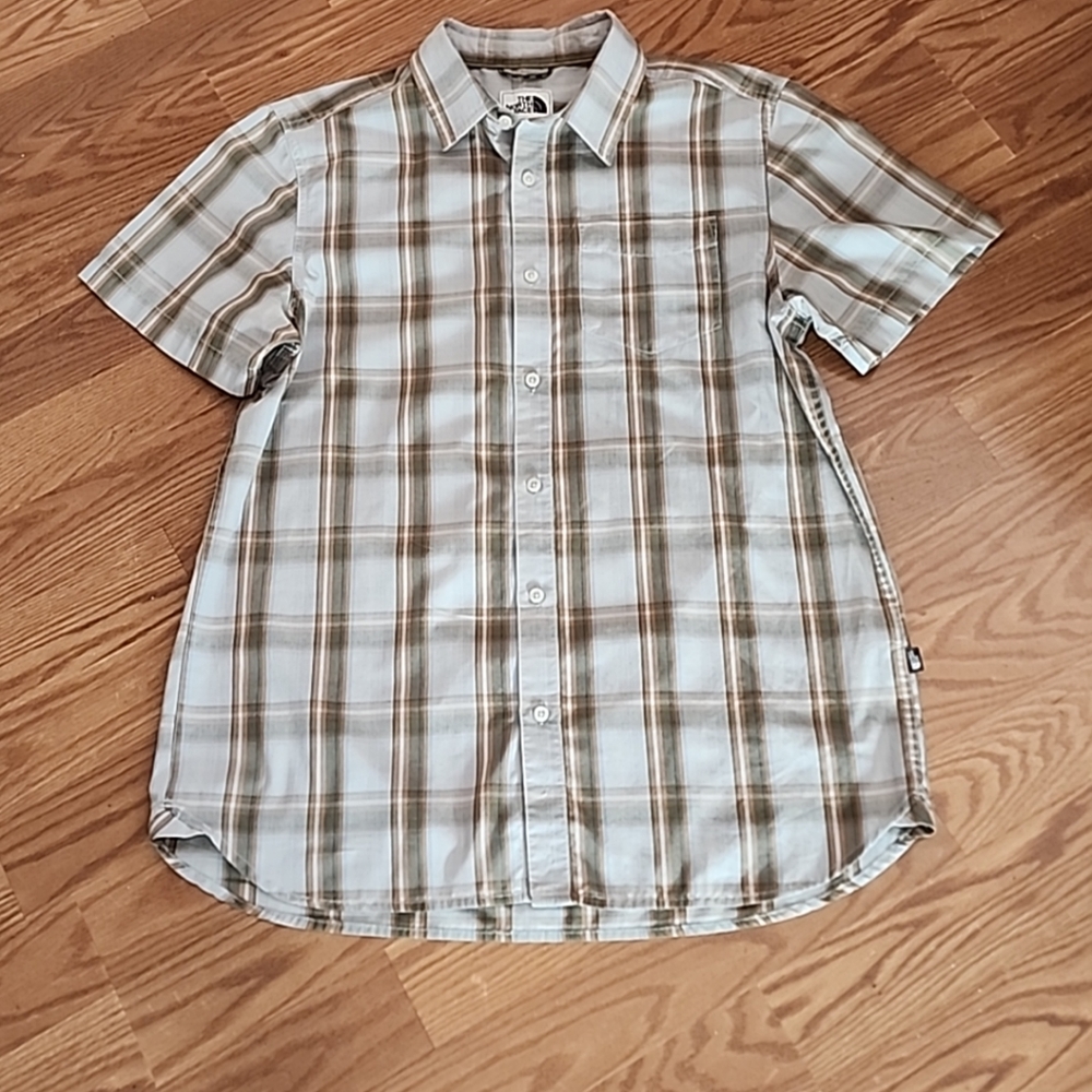 The north face short sleeve button-down shirt lg